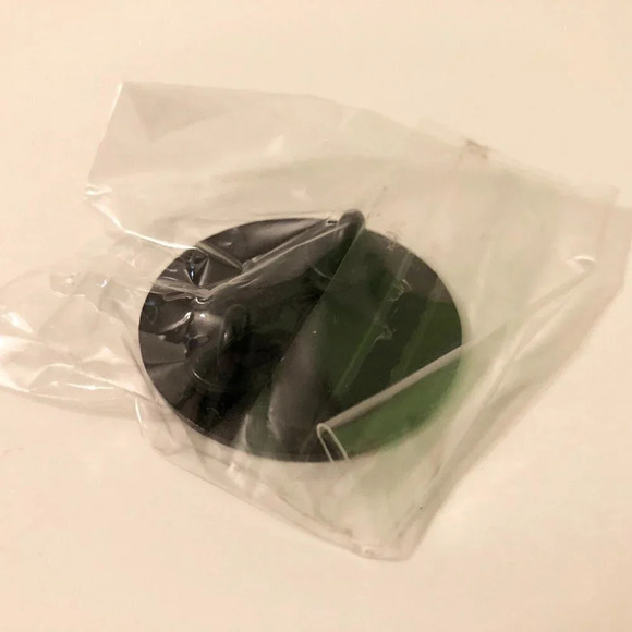 Deadpool Enamel Metal Pin Double Rubber Backing - Picture 4 of 8